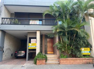 Casa · 200m² · 5 Ambientes · 1 Cochera · Casa 2 Dorm. Oficinas Independientes | Av San Martín 30