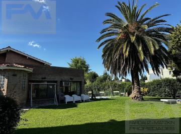 Casa · 220m² · 5 Ambientes · Casa en Venta en Country Club Banco Provincia