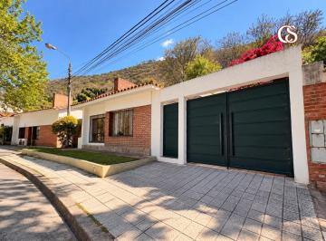 Casa · 210m² · 4 Ambientes · 3 Cocheras · Exc Casa 3 Dor Vta Gge/balc/escritorio Luis Fuentes Al 700