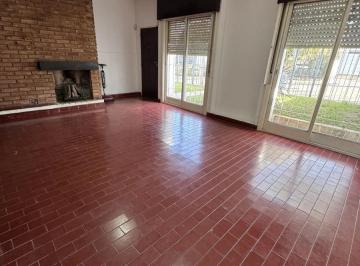 Casa · 180m² · 4 Ambientes · 2 Cocheras · Apto Crédito Se Vende Casa en Barrio Tablada Park, 3 Dorm., Patio con Asador