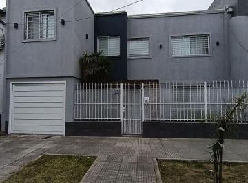 ANI-ANI-161_2 · Casa en Venta 4 Ambientes, a Nuevo, Fondo Libre y Cochera