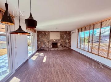 Casa · 241m² · 5 Ambientes · 5 Cocheras · Casa en Venta El Canton Islas a La Laguna