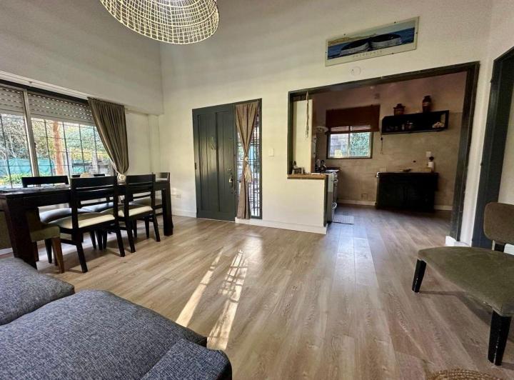 Casa · 95m² · 2 Ambientes · 2 Cocheras