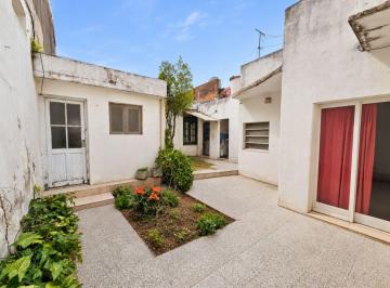 Casa · 225m² · 7 Ambientes · Venta Casa Agronomia Lote Propio Multifamiliar