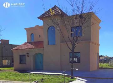 Casa · 183m² · 6 Ambientes · 2 Cocheras · Venta Casa