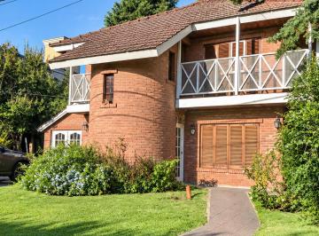 Casa de 6 ambientes, Esteban Echeverría · Casa con 5 Dorm. en Venta y Alquiler en El Venado II