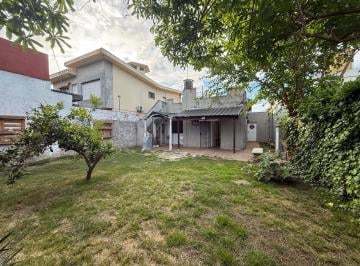 Casa · 70m² · 3 Ambientes · 1 Cochera · Alquiler de Casa en Temperley