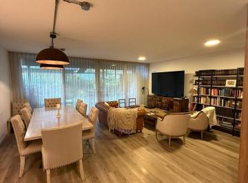 Casa · 200m² · 6 Ambientes · 2 Cocheras · Casa en Triplex de 6 Amb 2 Cocheras Opcionales. Barrio Eucalis, San Isidro