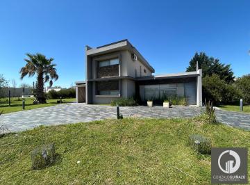 Casa · 1500m² · 10 Ambientes · 1 Cochera · Casa en Venta, 3 Dorm.