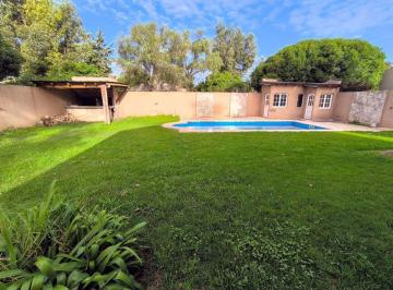 Casa · 112m² · 3 Ambientes · 1 Cochera · Venta Casa 3 Ambientes C/pileta Barrio Parque