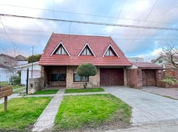 Casa · 257m² · 7 Ambientes · 1 Cochera · Venta Casa de 7 Ambientes – Lote Apto Desarrollo