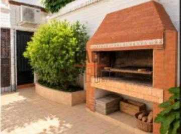 Casa · 145m² · 6 Ambientes · 1 Cochera · Venta! Casa Tradicional en Excelente Ubicacion - Neuquen Capital.