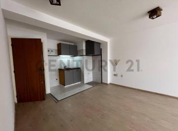 Departamento · 40m² · 2 Ambientes · Alquiler Apartamento 1 Dormitorio Al Frente, en 3 Cruces 40 m²