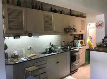 Casa · 72m² · 3 Ambientes · 1 Cochera · Casa - Temperley
