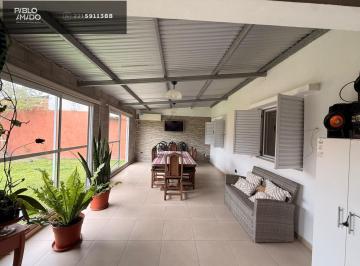 Casa · 120m² · 3 Dormitorios · 1 Cochera · Casa de Tres Dorm., Quincho y Cochera en Calle 3 Bis y 517