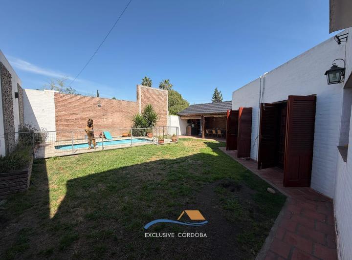 Casa · 220m² · 6 Ambientes