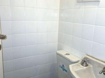 Departamento 68m² Alquiler Parque Rivadavia · A m Parque Rivadavia 4 Ambientes Al Frente con Amplio Balcon de 8 m, Muy Luminoso, Baño y Toilet