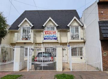 Departamento de 3 ambientes, La Matanza · Triplex C/ Cochera, Patio y Terraza