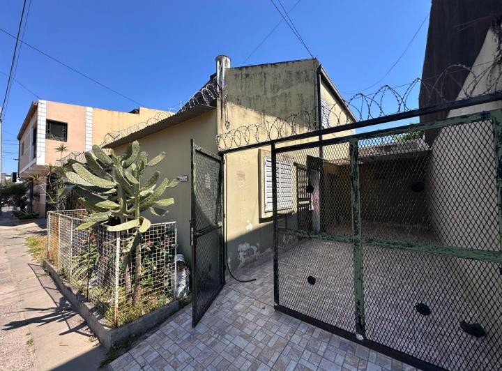 Casa · 200m² · 3 Ambientes · 1 Cochera