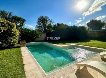 Casa · 190m² · 10 Ambientes · 2 Cocheras · Casa en Venta Arguello Pileta 3 Dorm.