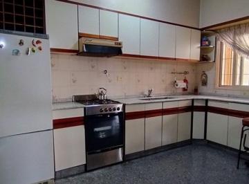 PH · 146m² · 4 Ambientes · Venta Casa PH Sarandi Avellaneda Acha y Madariaga