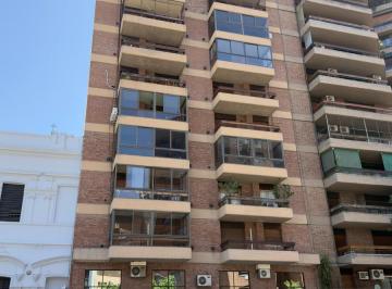 Departamento · 60m² · 3 Ambientes · Depto de 2 Dorm. Av Hip Yirigoyen. 2 Baños. Luminoso