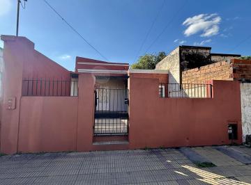 Casa · 220m² · 6 Ambientes · Casa en San Martin Al 2100, Sm de Tucumán