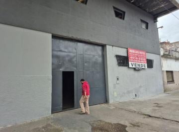 Bodega-Galpón de 1 ambiente, Pompeya · Galpón Sobre Lote de 15 X 23 Todo Cubierto con Entrada de Camiones