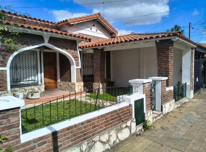 Casa · 80m² · 3 Ambientes · 1 Cochera
