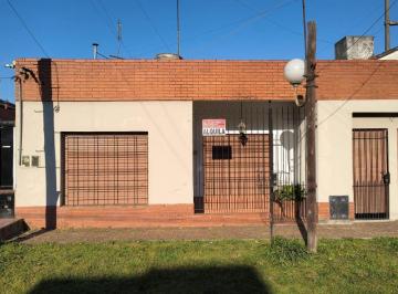 Casa de 2 ambientes, Quilmes · Alquiler Casa Tipo Departamento Amueblado con Cochera. en Quilmes Unamuno 4311
