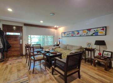 Casa · 165m² · 5 Ambientes · 1 Cochera · Casa de 5 Amb en Chauvin de Poca Antiguedad