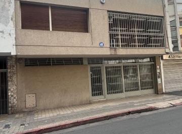 Casa · 256m² · 5 Ambientes · 1 Cochera · Casa en Zona Tribunales 1 - 3 Dorm. 3 Baños
