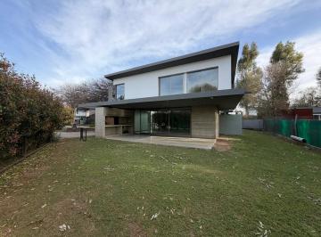 Casa de 1 ambiente, Córdoba · Venta Housing 3 Dorm Categoria B° Los Carolinos