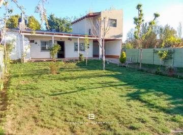 Casa · 77m² · 3 Ambientes · 2 Cocheras · Casa en Venta Lago Pellegrini | 2 Dorm. con Amplio Patio
