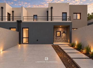 PH · 138m² · 4 Ambientes · 2 Cocheras · Dúplex 3 Dorm. en Pozo | Confluencia Rural | Jardín y Parrilla