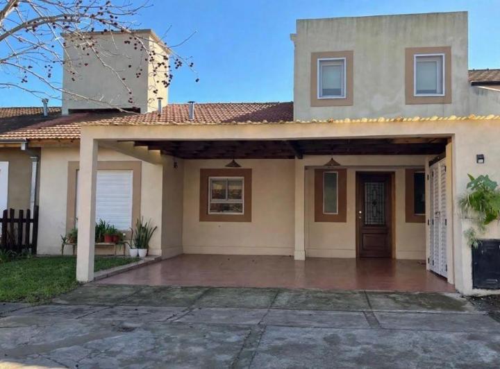 Casa · 170m² · 5 Ambientes · 2 Cocheras
