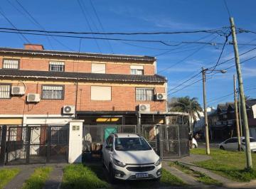 JAP-JAP-2556_2 · Duplex en Venta de 3 Plantas con Cochera y Patio - Villa Luzuriaga