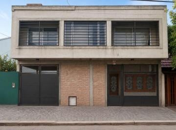 PH · 91m² · 3 Ambientes · 2 Cocheras · Venta PH 3 Ambientes en Bernal Este - Apta Credito