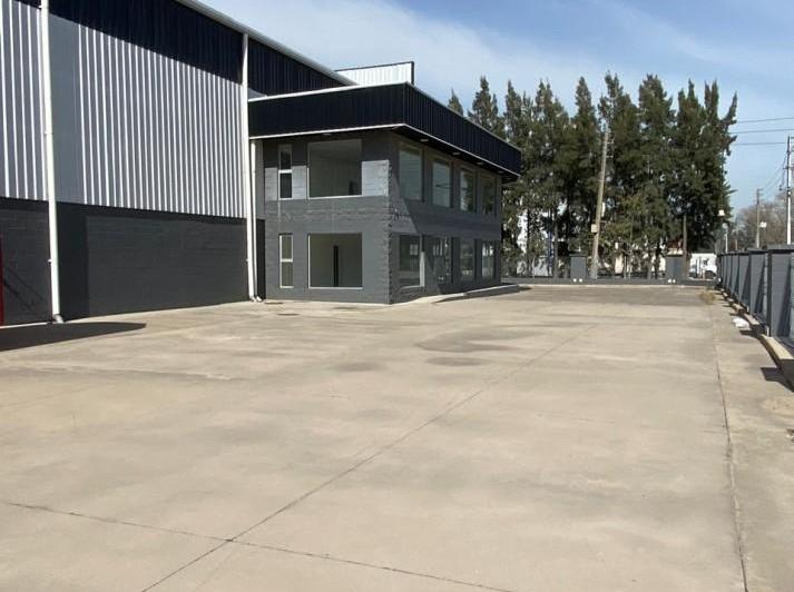 Bodega-Galpón · 6000m² · 3 Ambientes