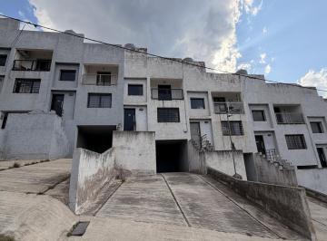 Casa · 300m² · 2 Dormitorios · 1 Cochera · Venta 2 Dorm. - Cochera Cub. - 2 Baños - Apta Crédito/recibo Vehículo