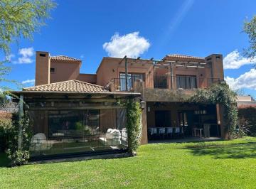 Casa · 270m² · 5 Ambientes · 2 Cocheras · Alquiler Temporal Casa San Isidro Labrador Tigre