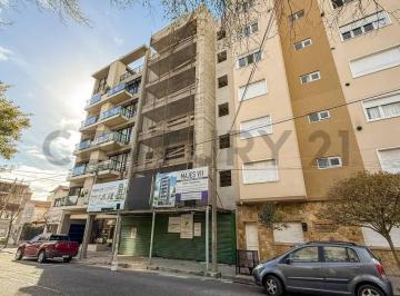 Departamento · 117m² · 4 Ambientes · 1 Cochera · Pisos 4 Amb a Estrenar!