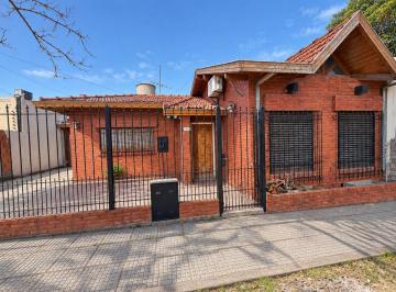 Casa · 140m² · 4 Ambientes · 2 Cocheras · Venta Casa 4 Ambientes Jardin Cochera Ituzaingo