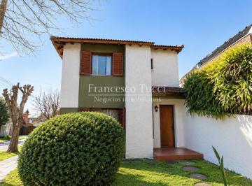 Casa · 120m² · 4 Ambientes · 1 Cochera · Casa en Venta 4 Ambientes en Haedo Chico
