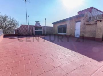 PH · 296m² · 6 Ambientes · PH Tipo Casa en Venta Flores S/exp Patio, Quincho y Terraza con Parrilla