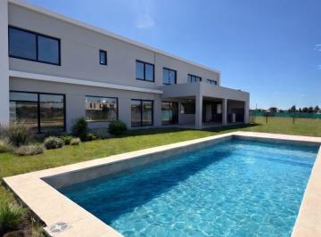 Casa de 5 ambientes, Pilar · Casa en Venta en Pilar Golf
