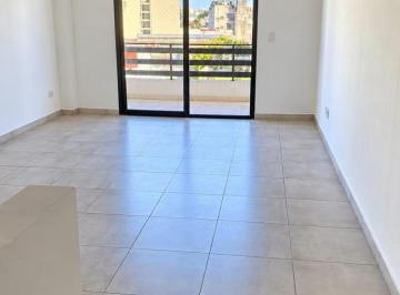 Departamento · 30m² · 1 Ambiente · Alquiler Monoambiente con Amplio Balcón Floresta