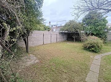 Casa · 114m² · 5 Ambientes · 1 Cochera · Venta Casa 2 Dorm. Cochera a Refaccionar