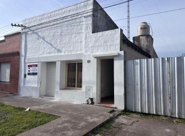 Casa · 103m² · 4 Ambientes · 1 Cochera · Venta Casa 3 Dorm. - en Benito Juarez