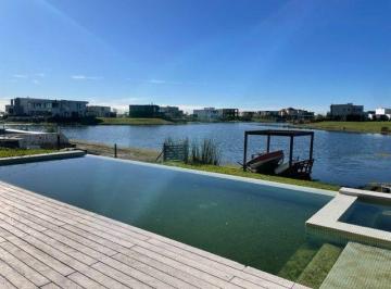 Casa · 380m² · 7 Ambientes · 4 Cocheras · Casa con Vista a La Laguna en Alquiler en Muelles, Puertos, Escobar